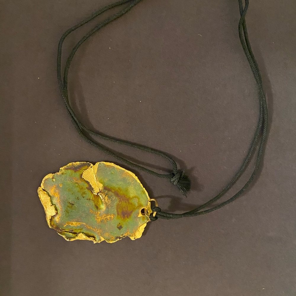 Handcrafted Artisan Green and Gold Stone Pendant Necklace - Women Jewelry - Picture 8 of 8